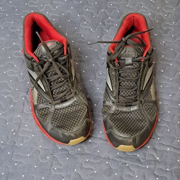 Reebok gray and red shoes size 9 - Picture 1 of 5